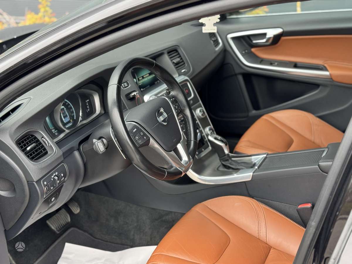 Volvo S60, 2.0 l., Седан