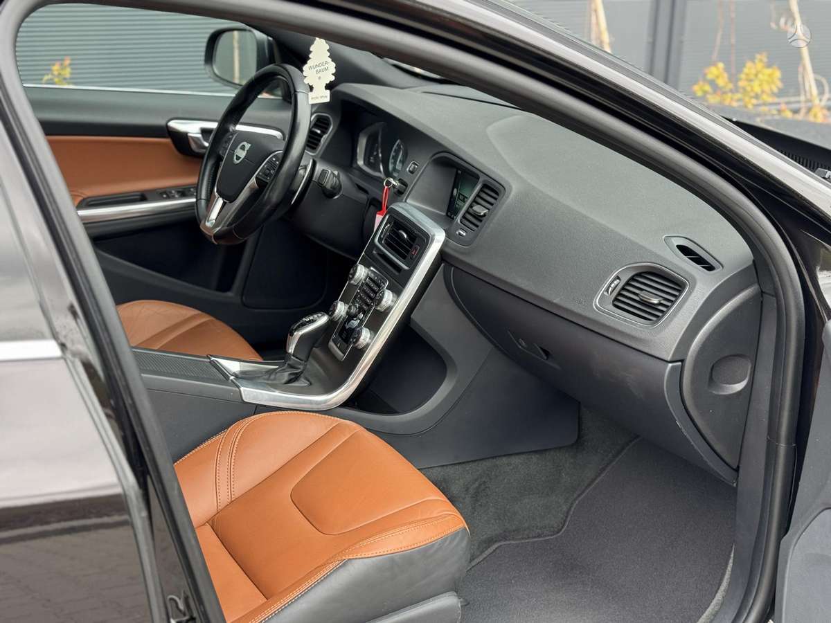 Volvo S60, 2.0 l., Седан