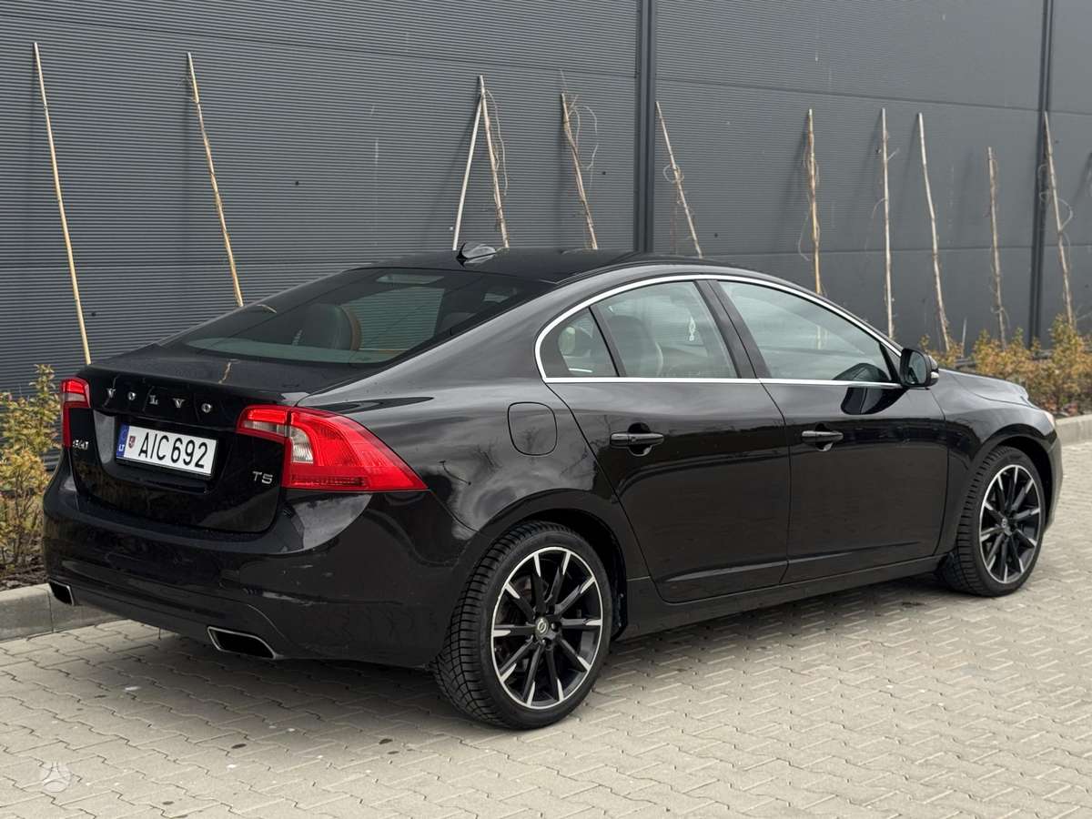 Volvo S60, 2.0 l., Седан