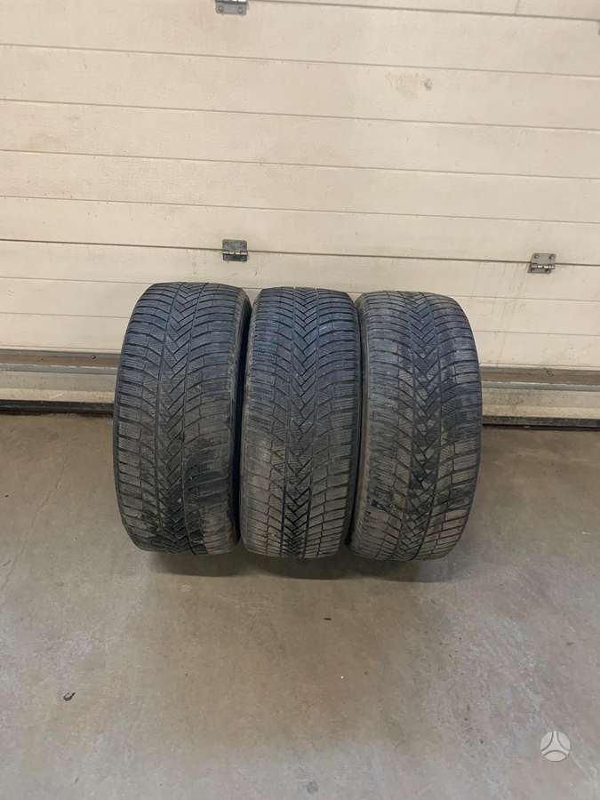 Bridgestone Blizzak LM005, всесезонные 255/45 R19