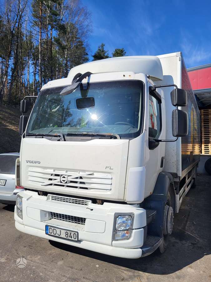Volvo FL, box trucks / box vans