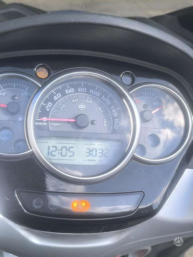 Piaggio MP3 300cc, мотороллеры / мопеды