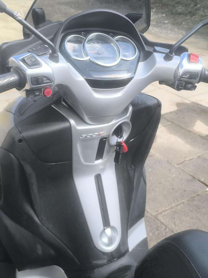 Piaggio MP3 300cc, мотороллеры / мопеды