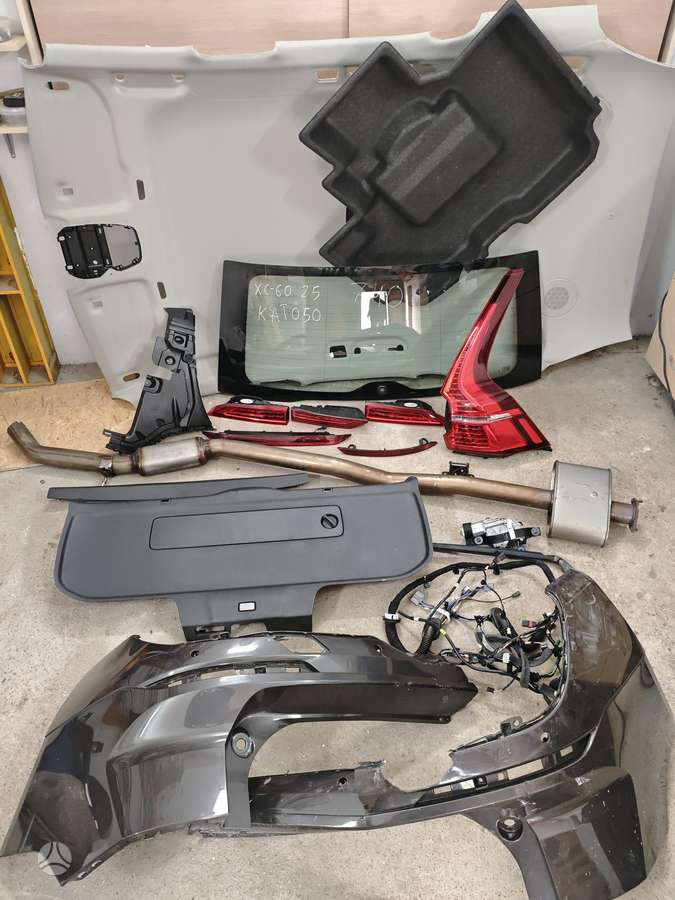 Volvo XC60 body parts