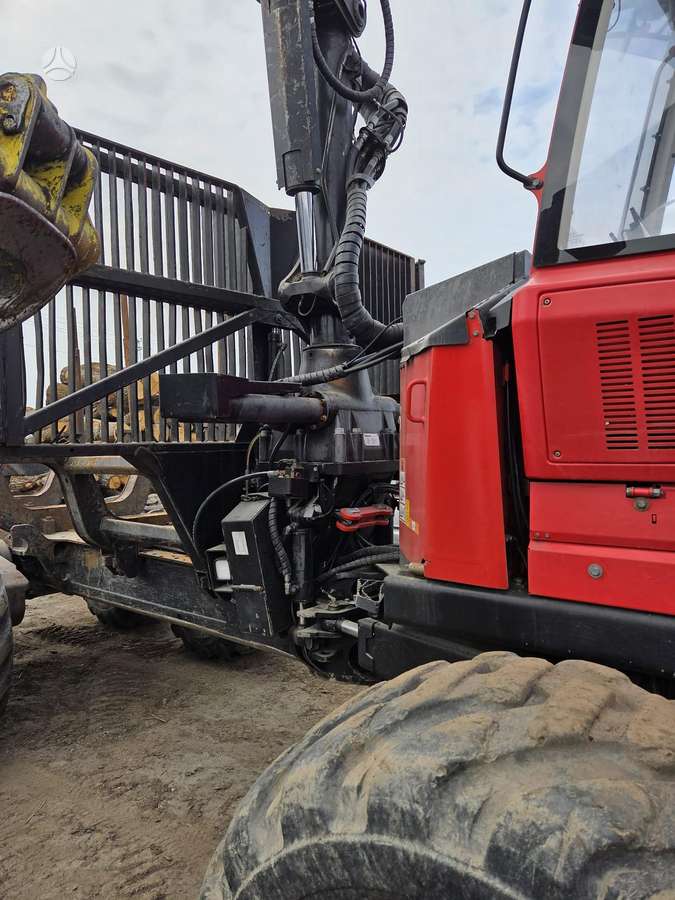 Komatsu 865, forwarders