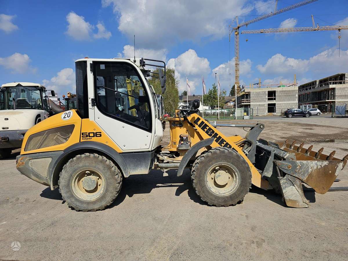 Liebherr L506C, frontal loader
