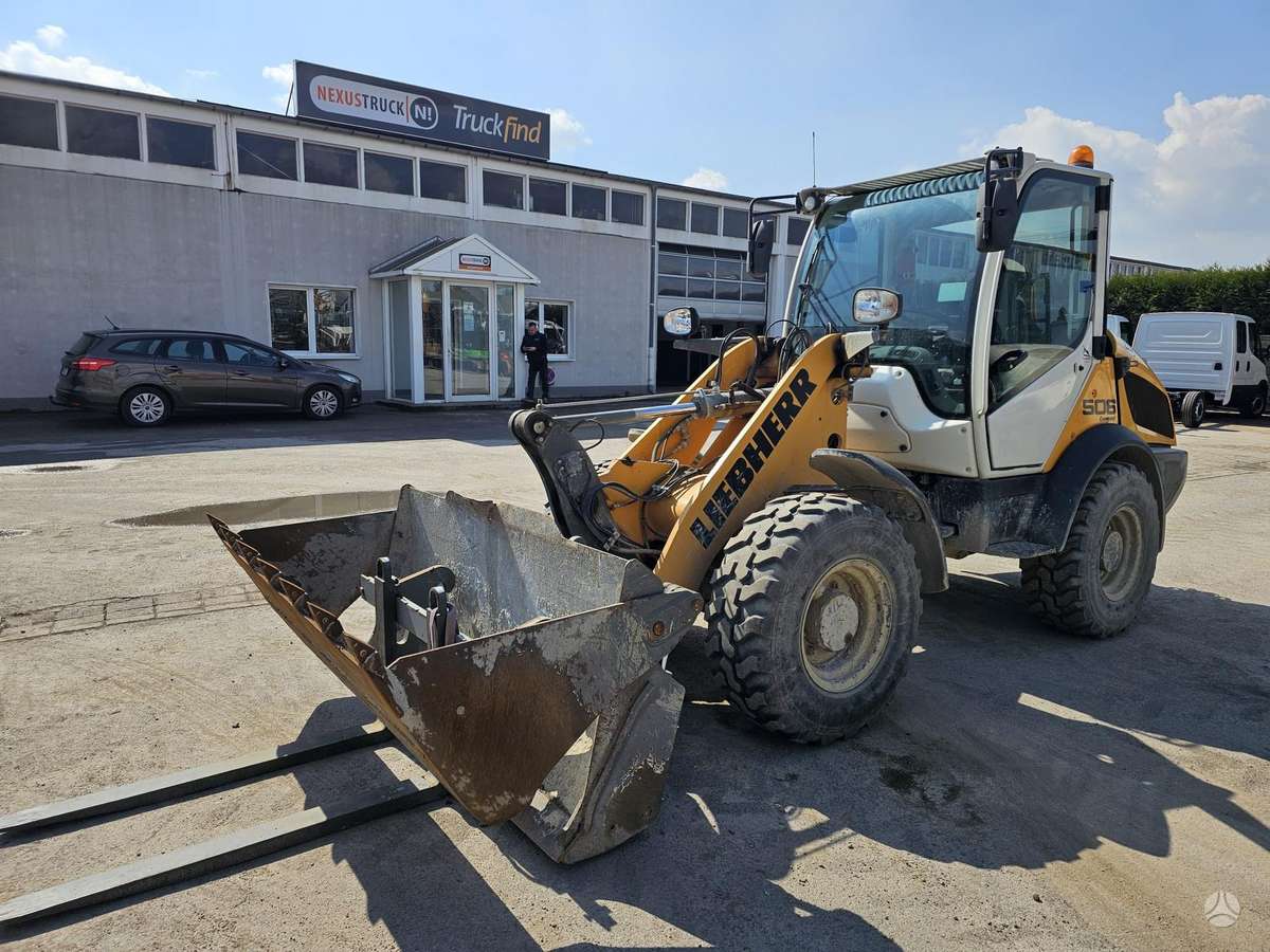 Liebherr L506C, frontal loader