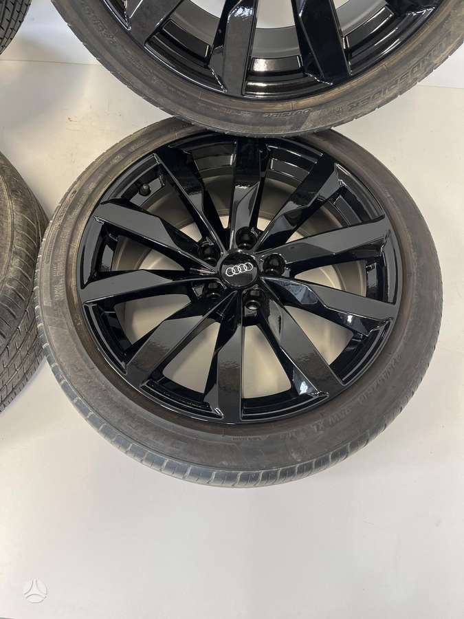 Audi, vieglmetāla, R18