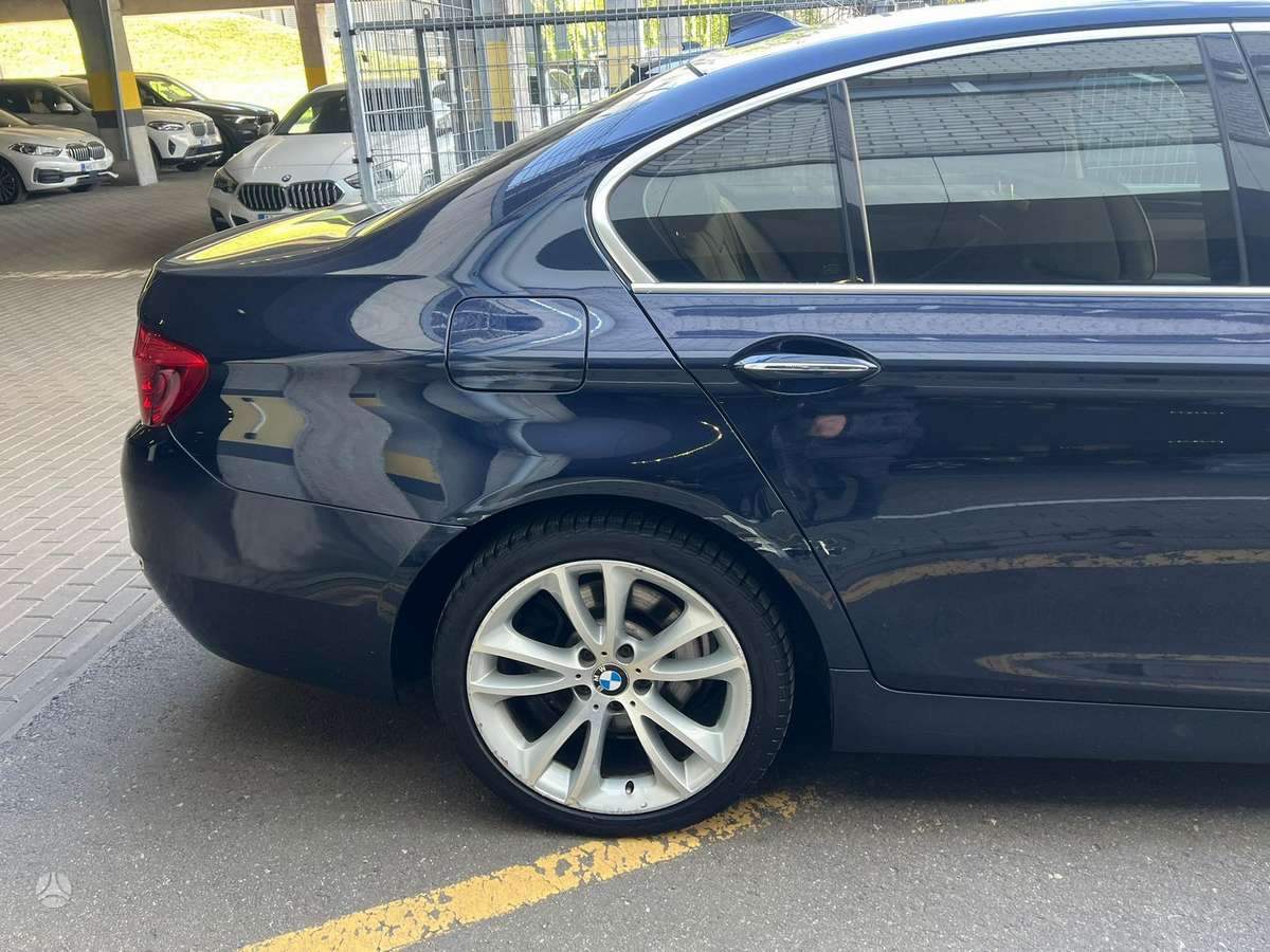 BMW 528, 2.0 l., Седан