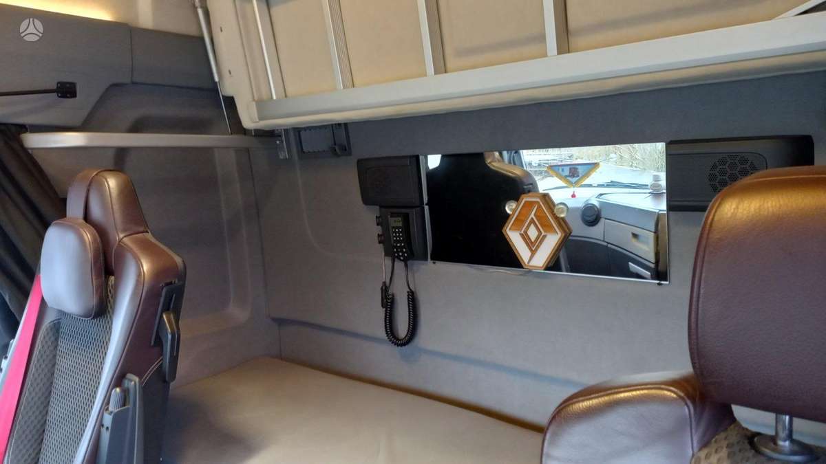 Renault T, double sleeper