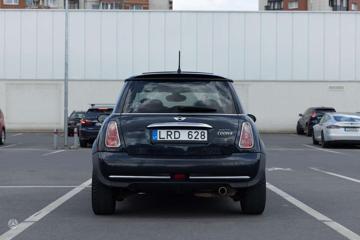 Mini Cooper, 1.6 l., hatchback