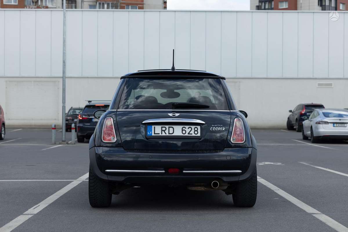 Mini Cooper, 1.6 l., hatchback