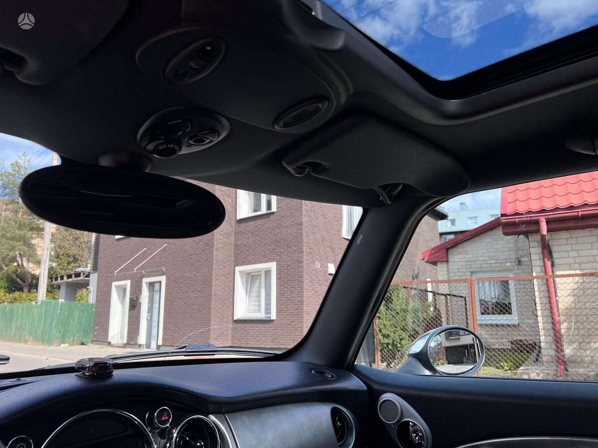 Mini Cooper, 1.6 l., hatchback