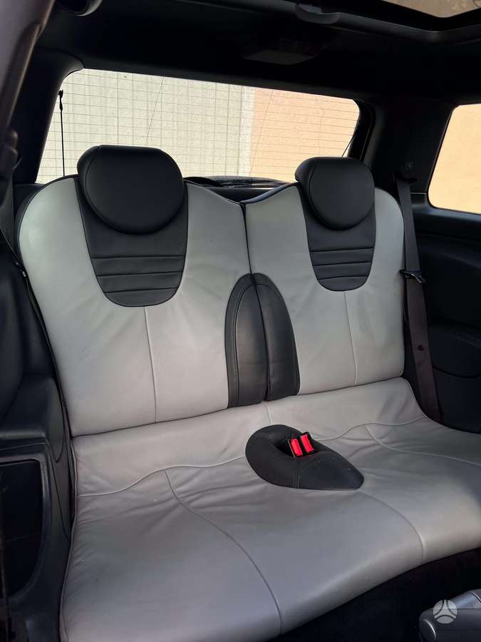 Mini Cooper, 1.6 l., hatchback