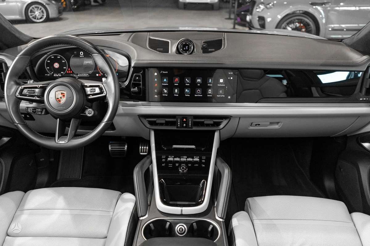 Porsche Cayenne Coupe - 11