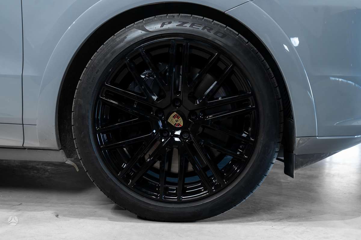 Porsche Cayenne Coupe - 7