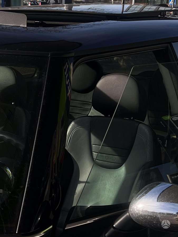 Mini Cooper, 1.6 l., hatchback
