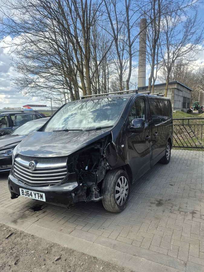 Opel Vivaro по частям