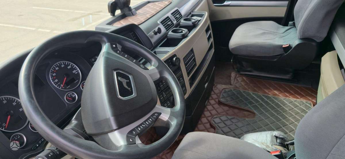 MAN TGX, double sleeper