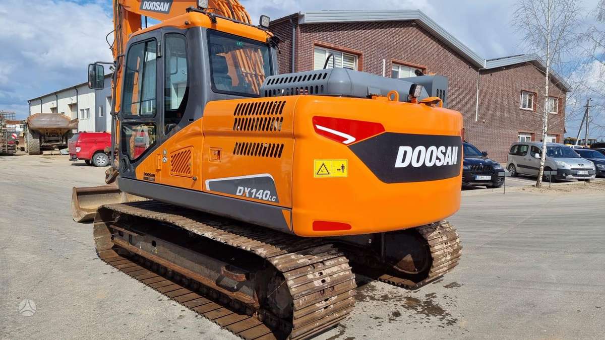 Doosan DX 140 LC-5, ekskavatoriai