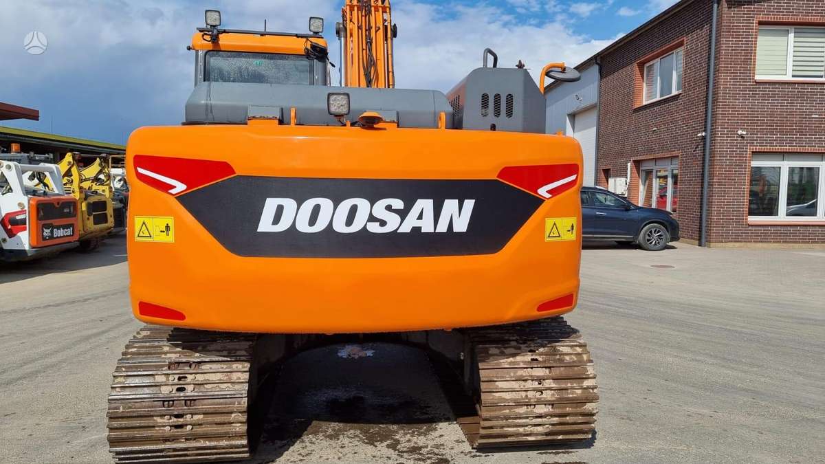 Doosan DX 140 LC-5, ekskavatoriai