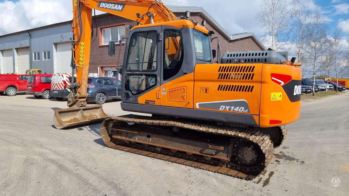 Doosan DX 140 LC-5, ekskavatoriai