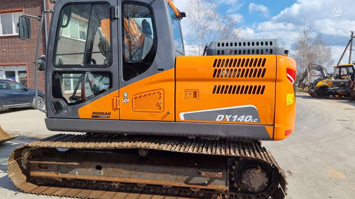 Doosan DX 140 LC-5, ekskavatoriai