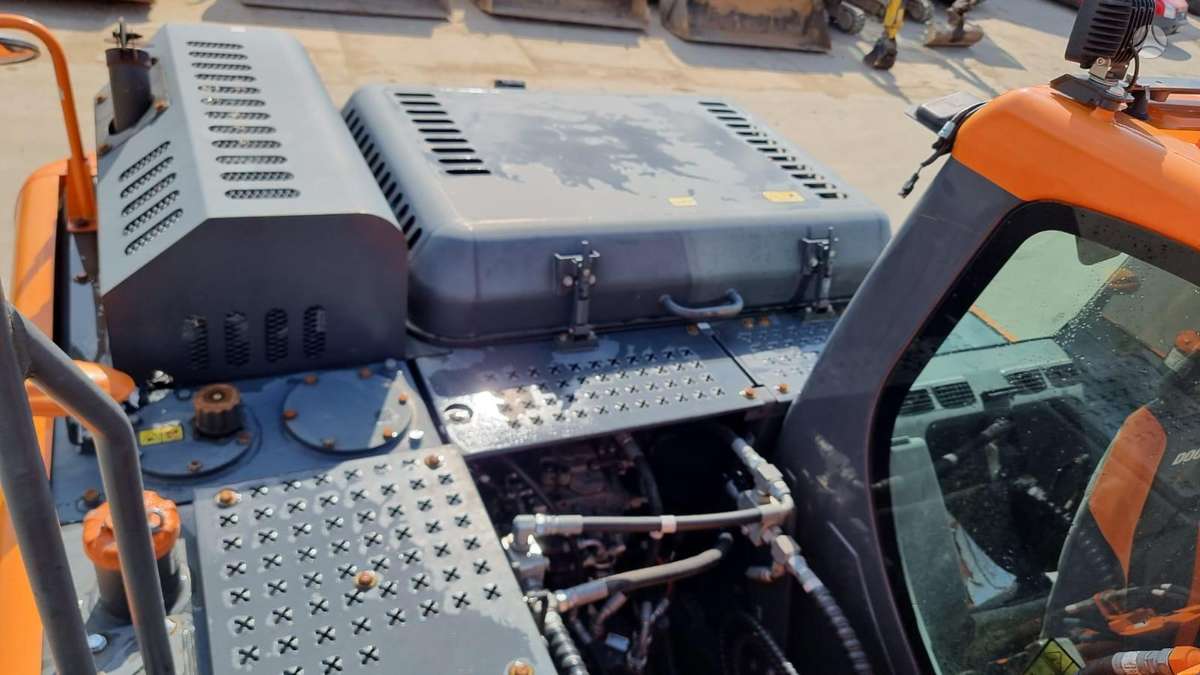 Doosan DX 140 LC-5, ekskavatoriai