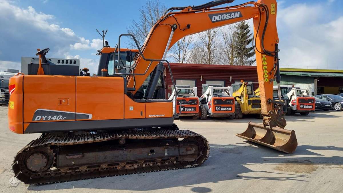 Doosan DX 140 LC-5, ekskavatoriai