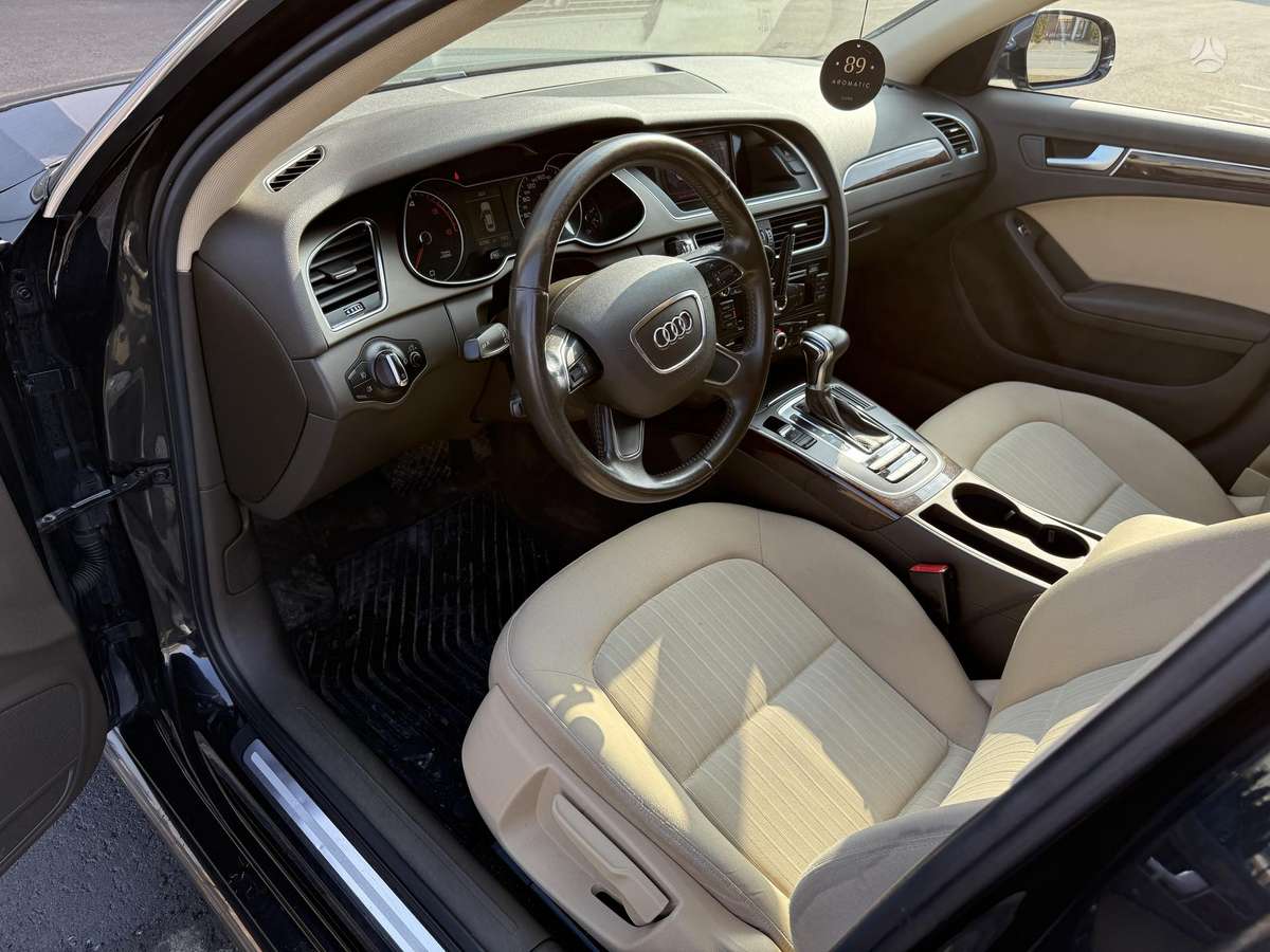 Audi A4, 2.0 l., Седан