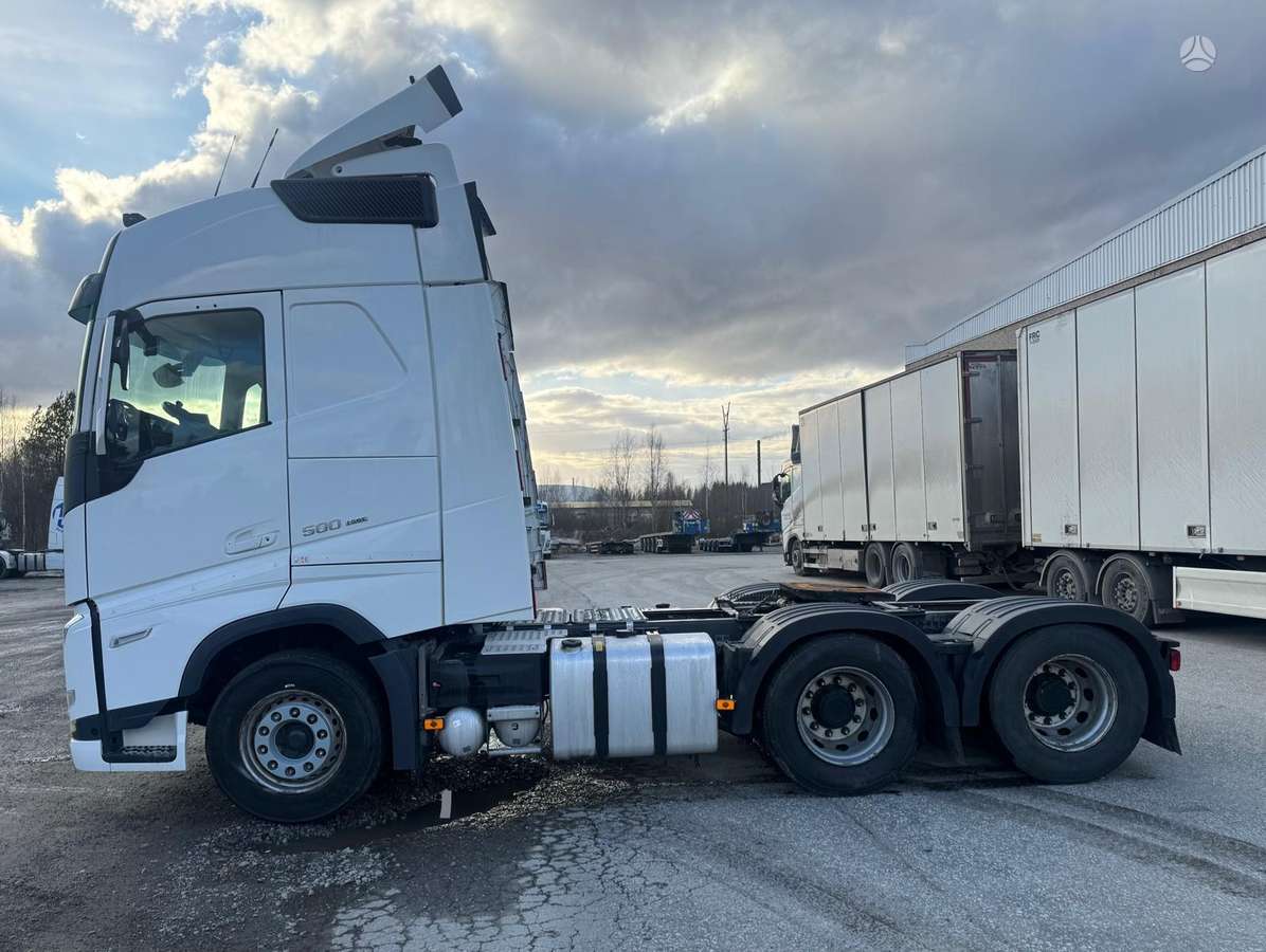 Volvo FH13/500, single sleeper
