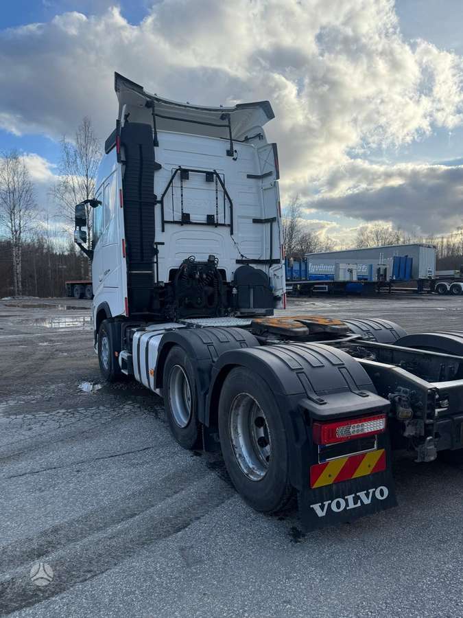 Volvo FH13/500, single sleeper