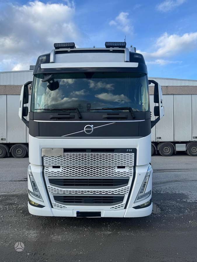 Volvo FH13/500, single sleeper
