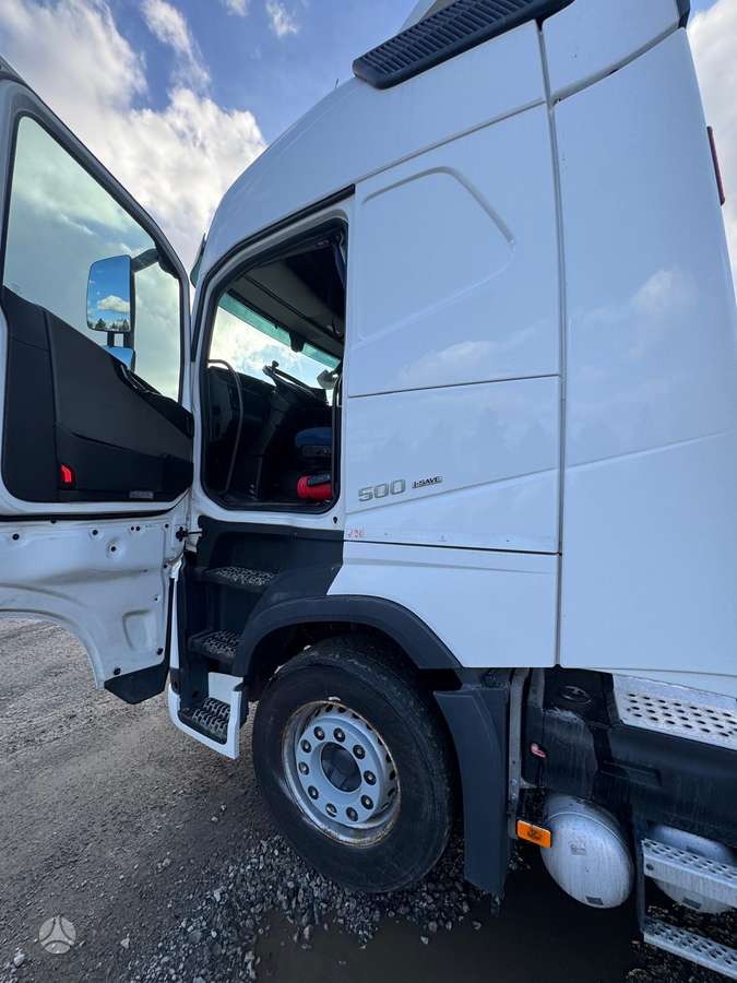 Volvo FH13/500, single sleeper