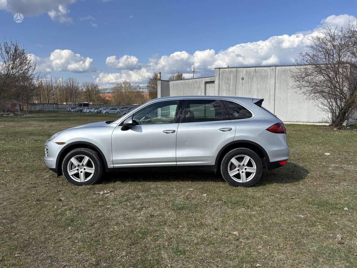 Porsche Cayenne - 1