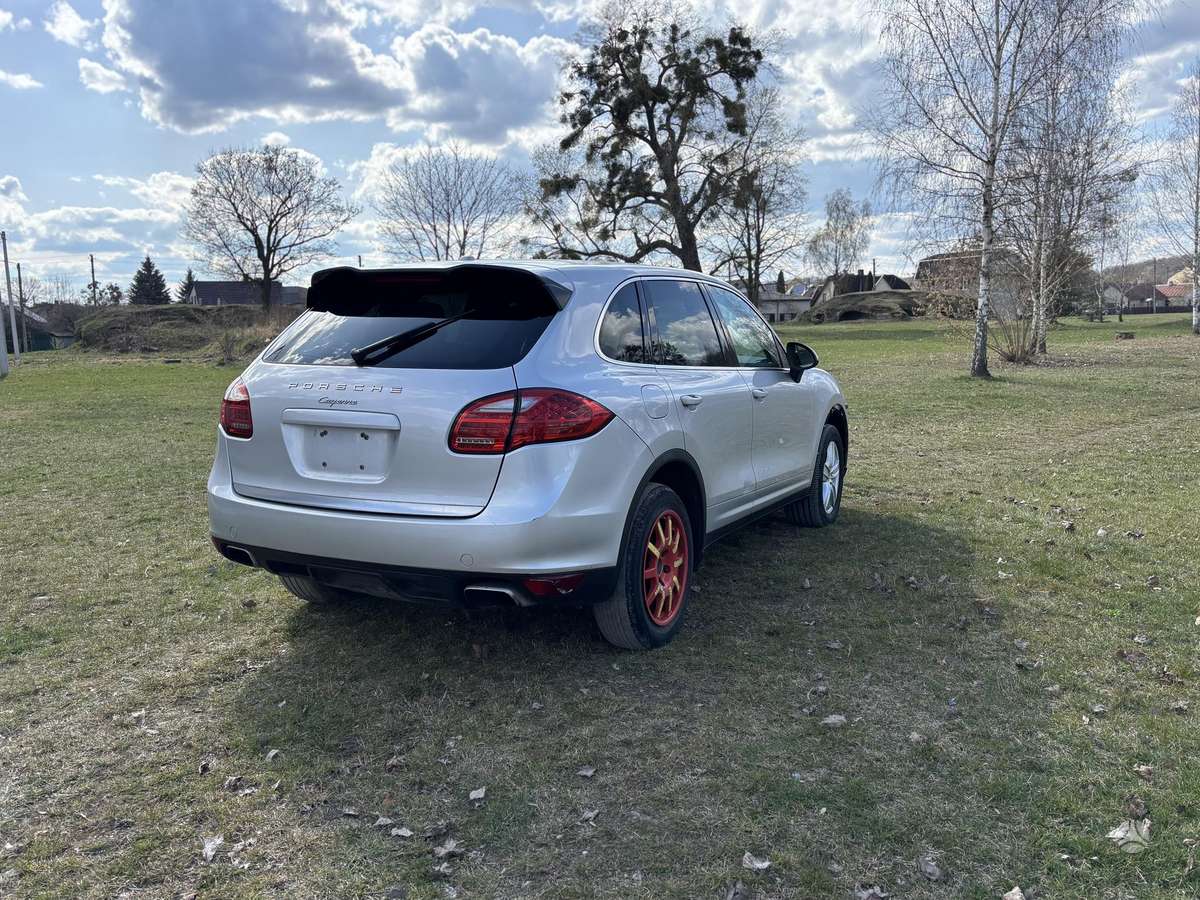 Porsche Cayenne - 6