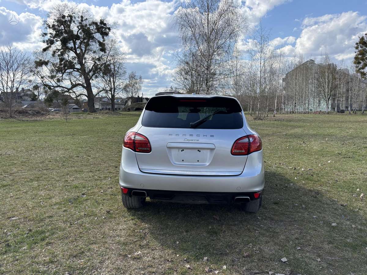 Porsche Cayenne - 5