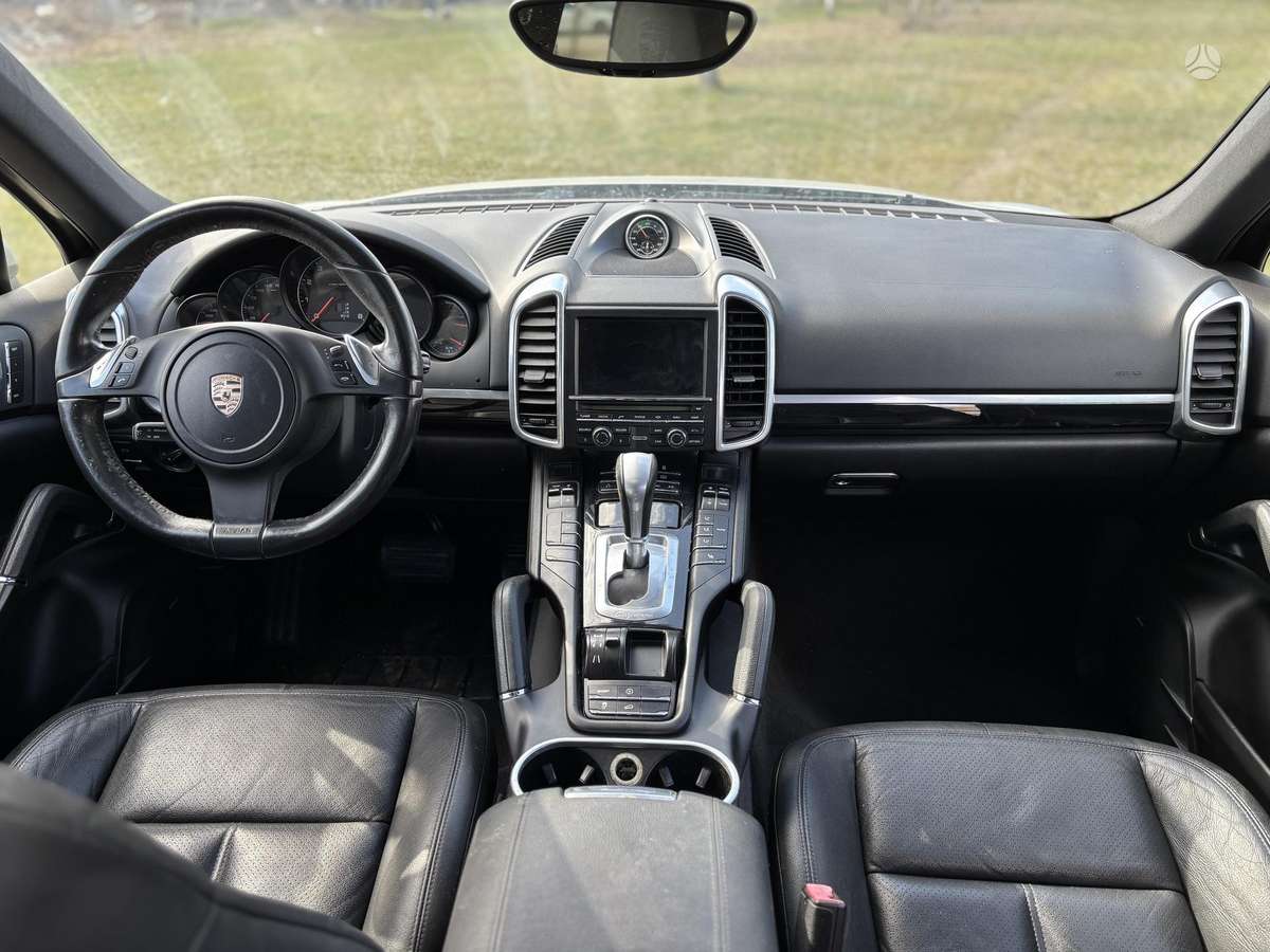 Porsche Cayenne - 9