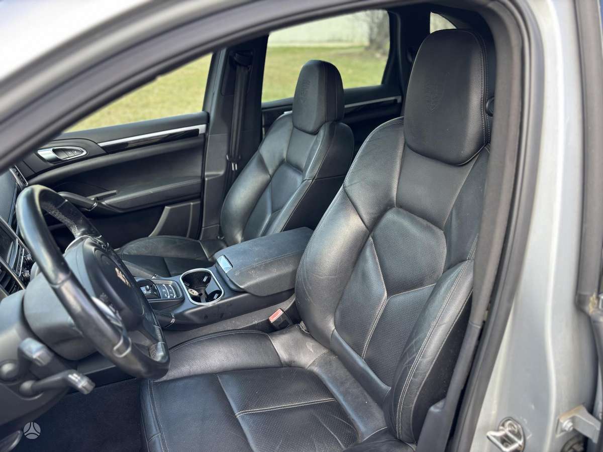 Porsche Cayenne - 11