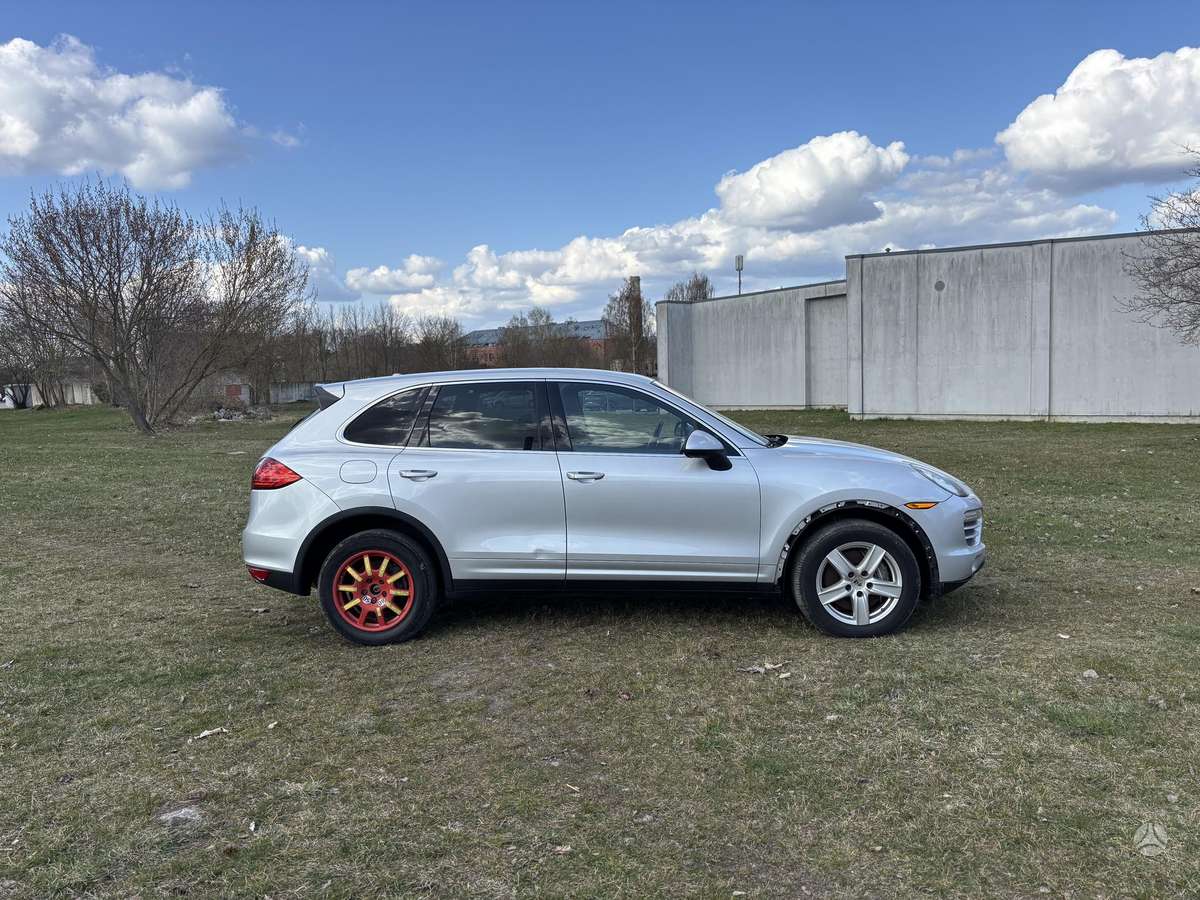 Porsche Cayenne - 7