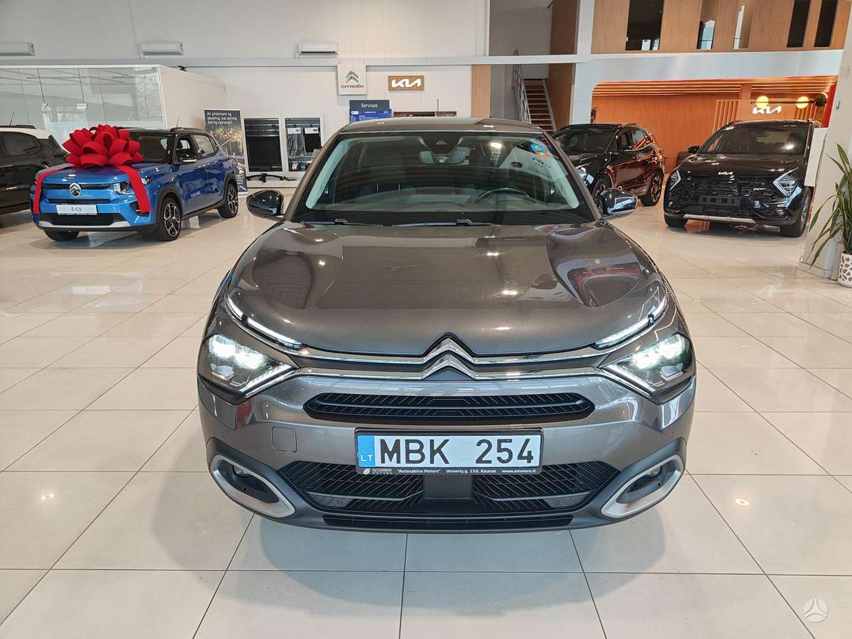 Citroen C4, 1.2 l., Хэтчбек