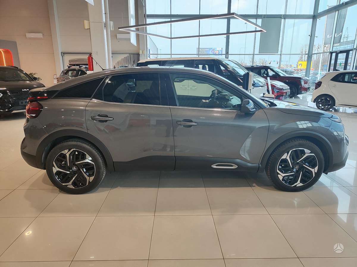 Citroen C4, 1.2 l., Хэтчбек