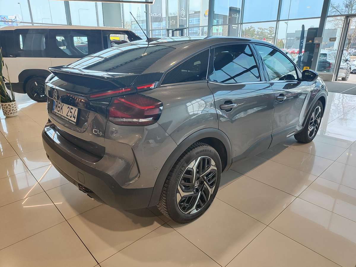 Citroen C4, 1.2 l., Хэтчбек