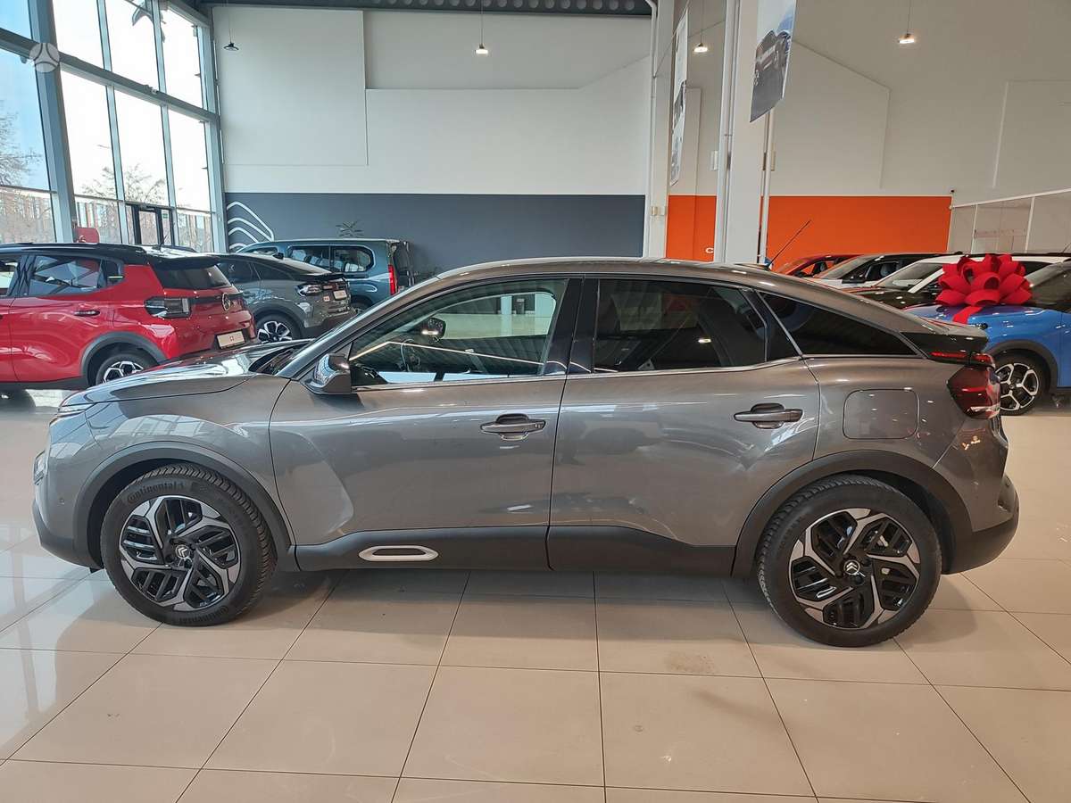 Citroen C4, 1.2 l., Хэтчбек