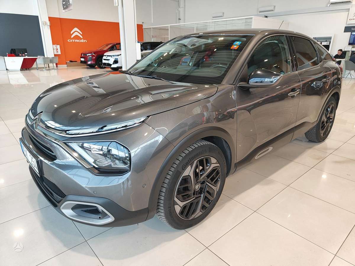 Citroen C4, 1.2 l., hatchback