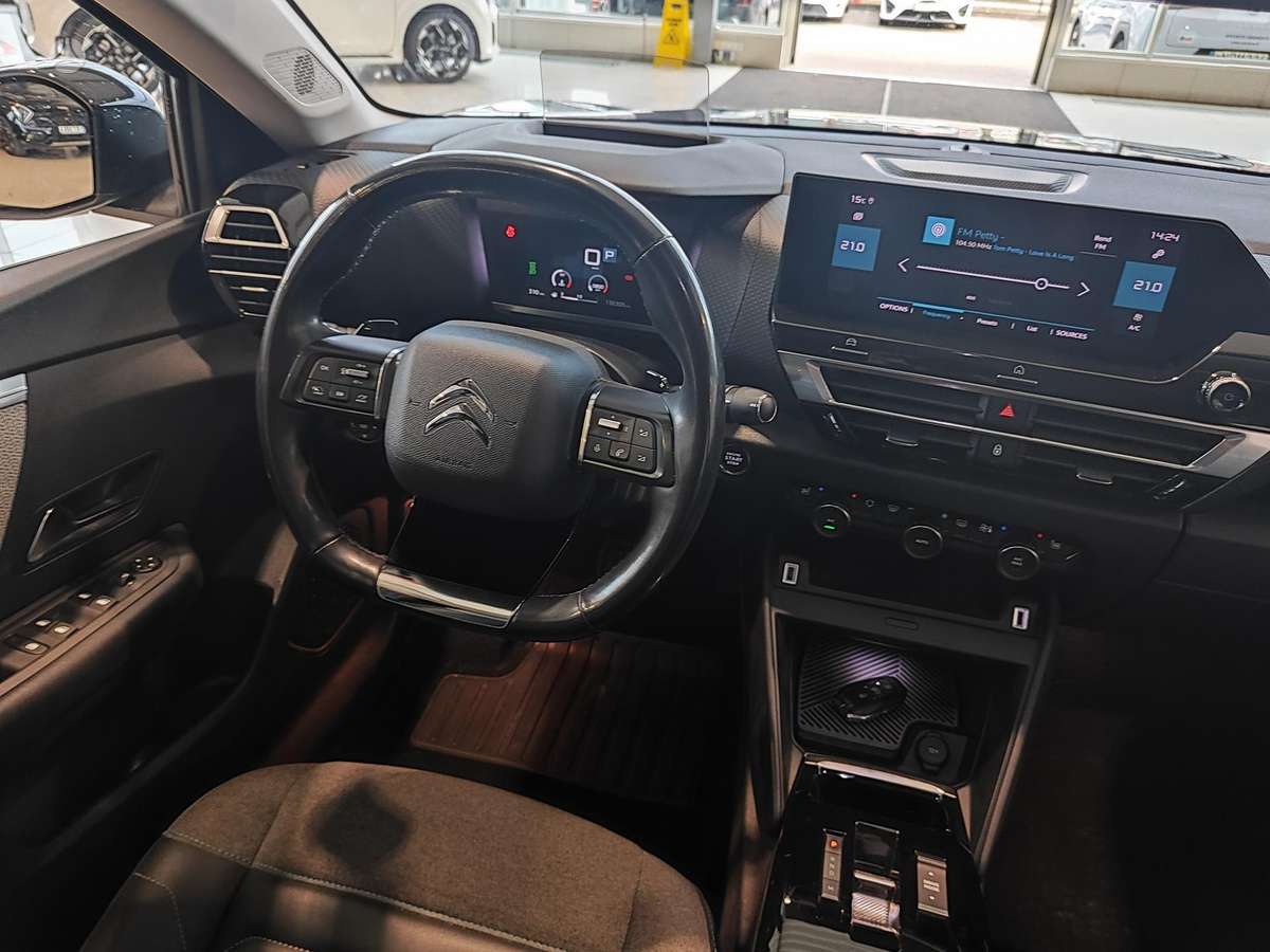 Citroen C4, 1.2 l., hatchback