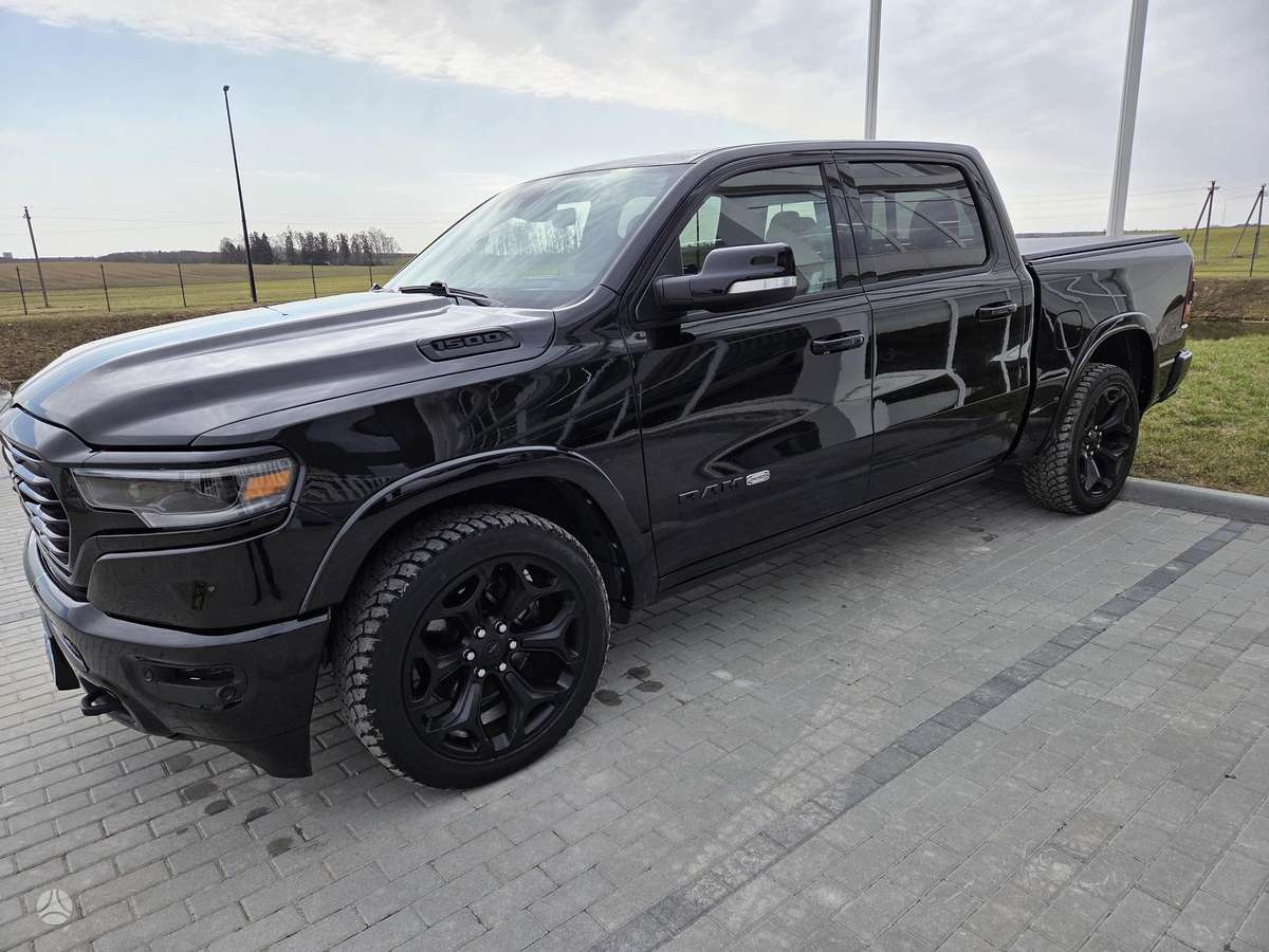 Dodge Ram, 5.7 l., off-road / crossover