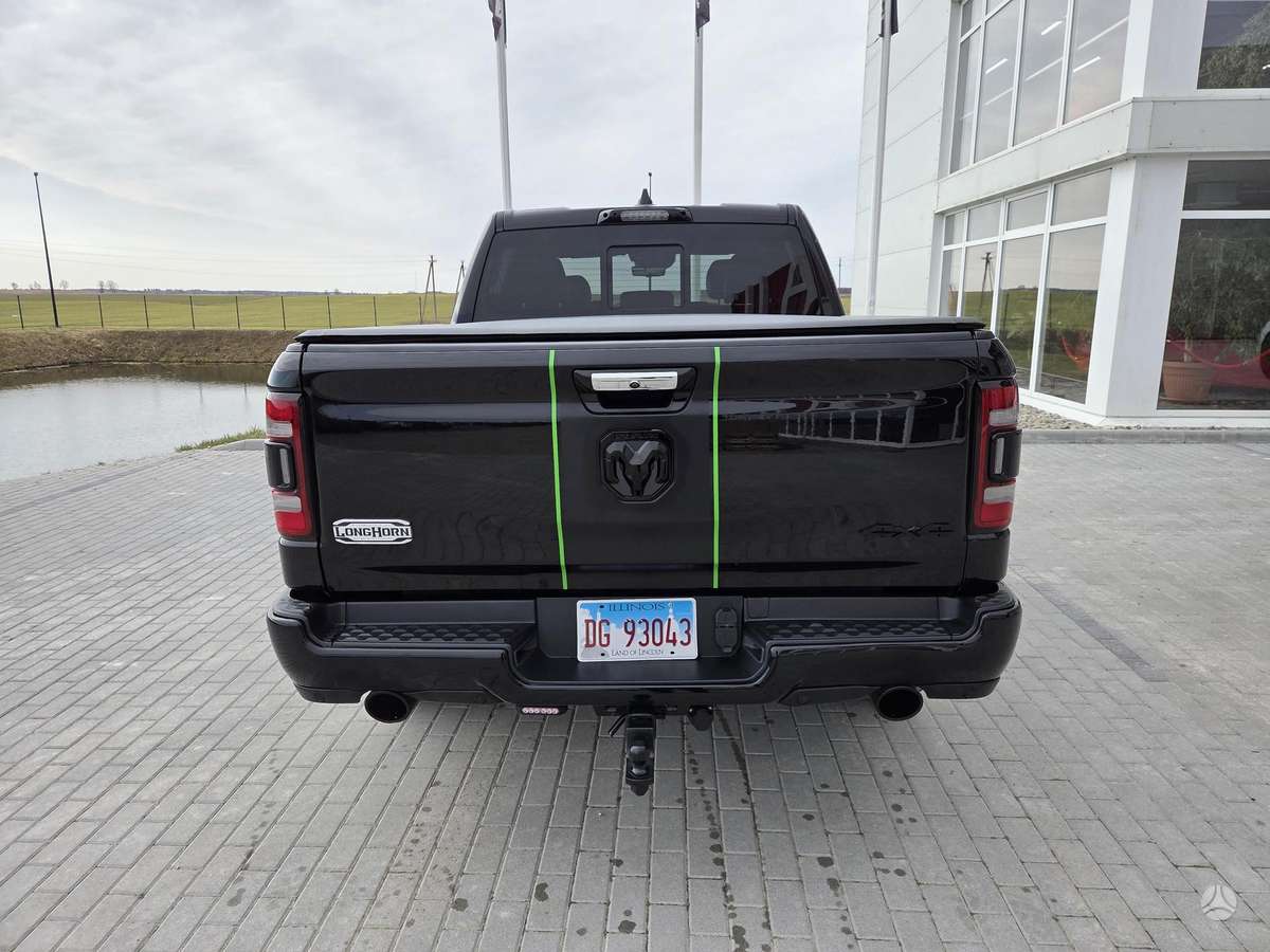 Dodge Ram, 5.7 l., off-road / crossover