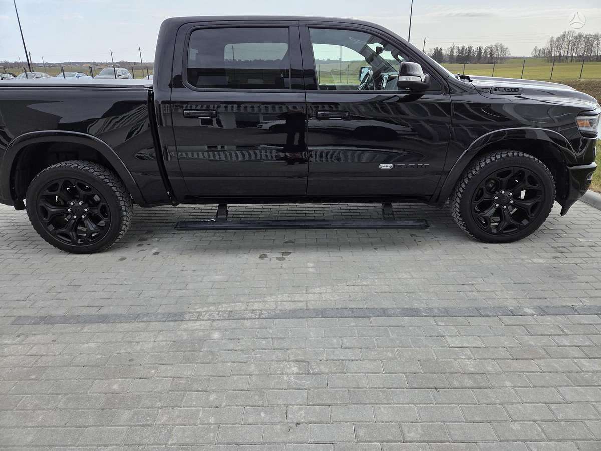 Dodge Ram, 5.7 l., off-road / crossover
