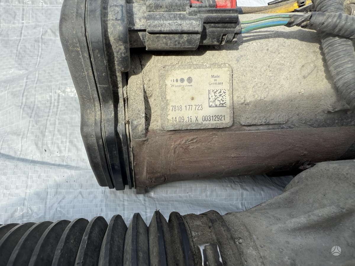 Jaguar F-Pace steering mechanism
